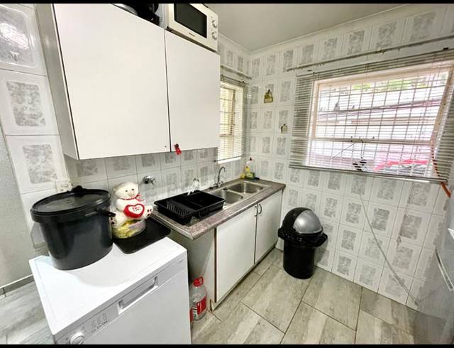 2 BEDROOM TOWNHOUSE FOR SALE IN RANGEVIEW